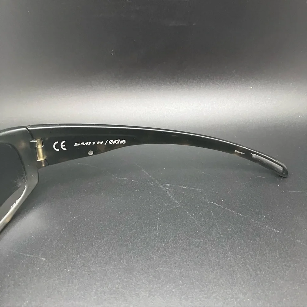 SMITH Black and Tortoise Sunglasses - Picture 5 of 9